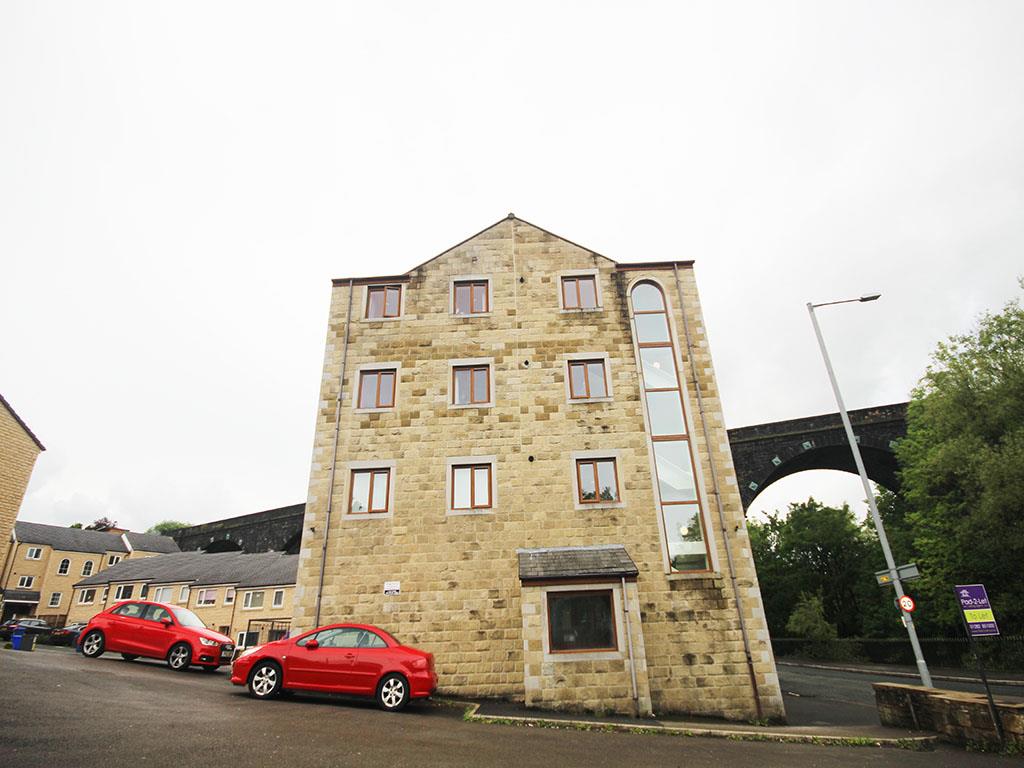 2 bedroom apartment To Let in Colne - IMG_3147.jpg